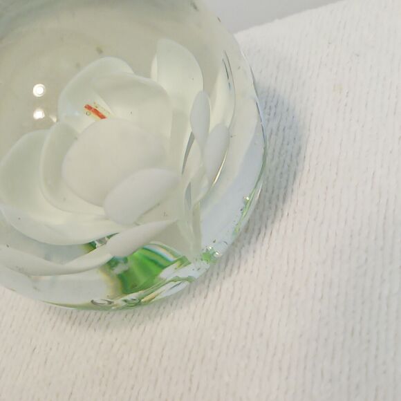 LOTUS FLOWER Glass Paperweight Hand Blown Glass White Floral - Picture 5 of 8